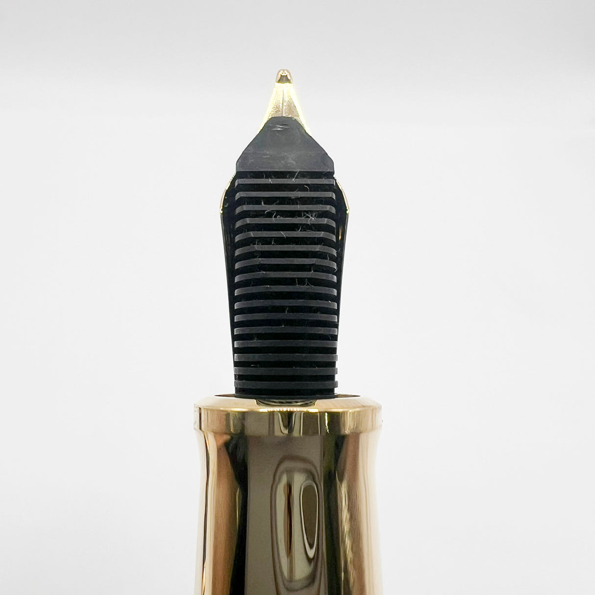 Pelikan Souverän M800 40 Years Anniversary Limited Edition Fountain Pen - Medium 18kt Gold Nib