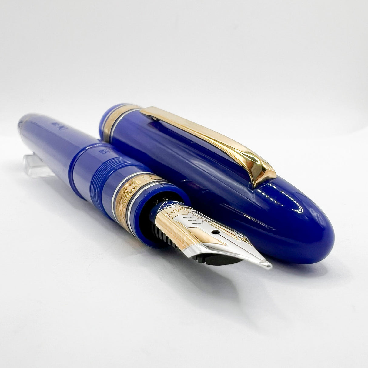 OMAS for Armando Simoni Club/1990's Royal Blue Ogiva Extra Fountain Pen - Medium 18kt Gold Nib