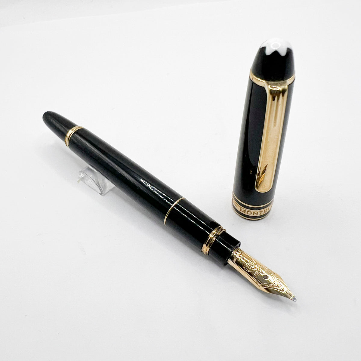 Montblanc Meisterstuck Mozart Black Resin Fountain Pen - Broad 14kt Gold Nib