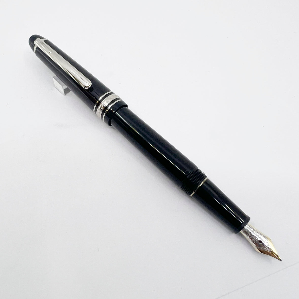 Montblanc P145 Classique Platinum Plated Trim Fountain Pen - Medium 14kt Gold Nib