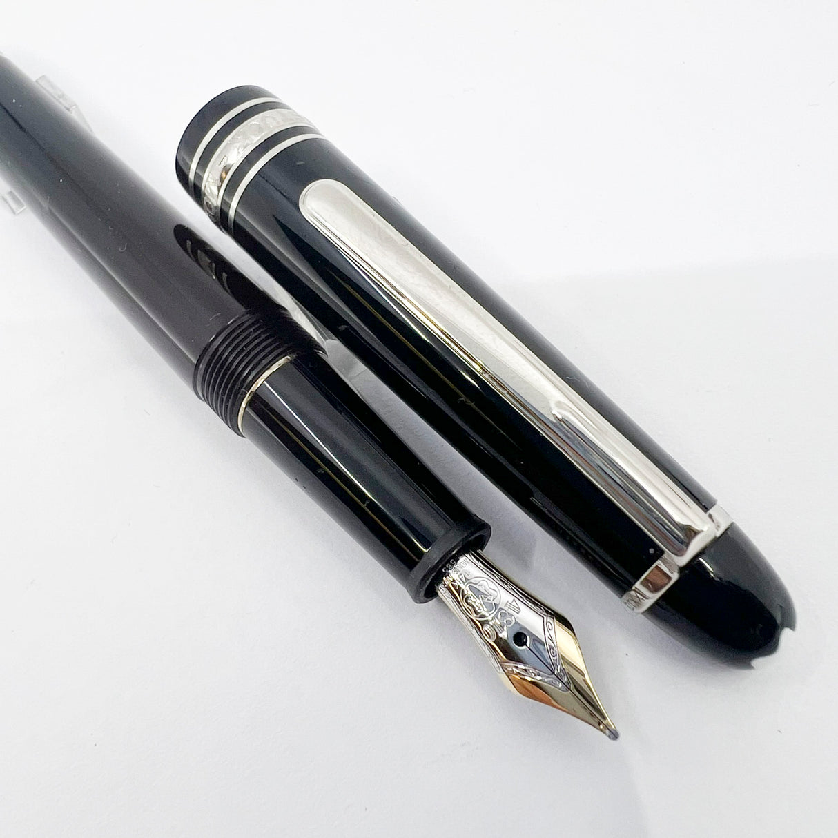 Montblanc P145 Classique Platinum Plated Trim Fountain Pen - Medium 14kt Gold Nib