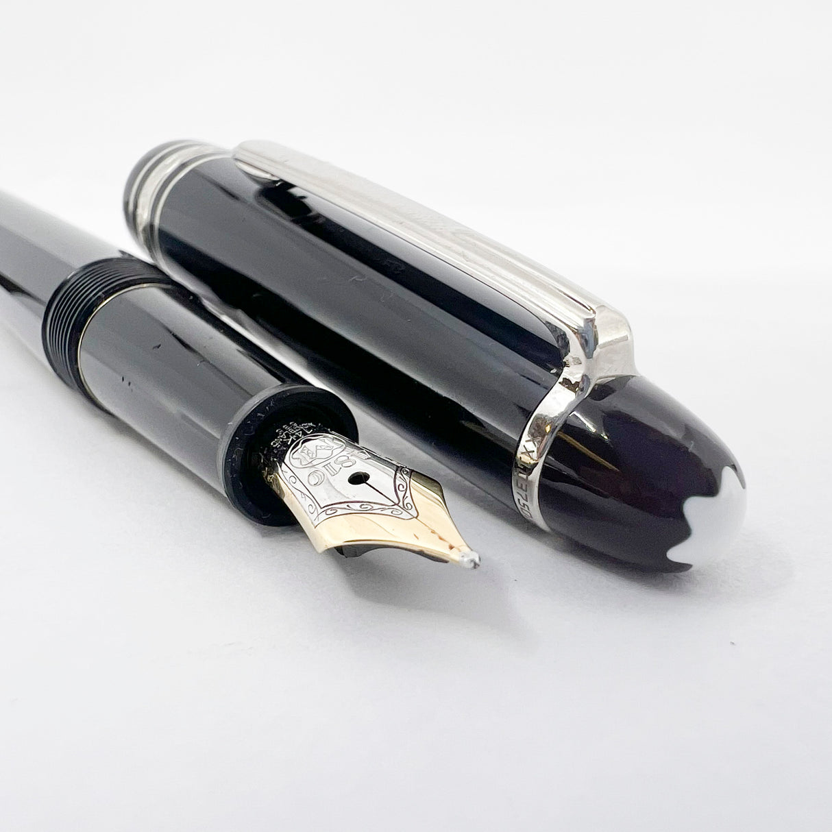 Montblanc P145 Classique Platinum Plated Trim Fountain Pen - Medium 14kt Gold Nib