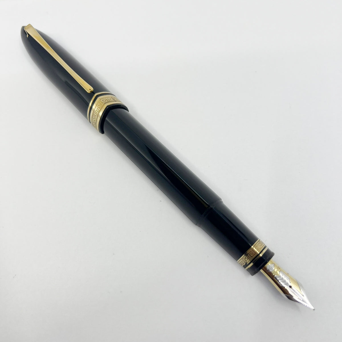 OMAS ORIGINAL #360 - LARGEST SIZE - Dark Blue/Black #360 Oversized Triangulated Fountain Pen - Fine 18kt Gold Nib