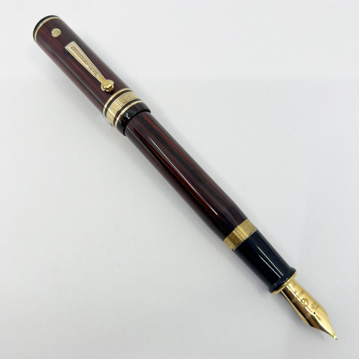 Wahl Eversharp Woodgrain Ebonite Decoband Oversized Fountain Pen - Medium #8 Size 14kt Gold Nib