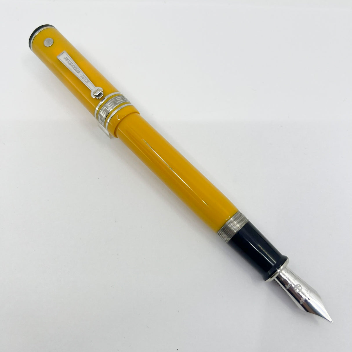 Wahl Eversharp Yellow Decoband Oversized Fountain Pen - Medium #8 Size 14kt Gold Nib