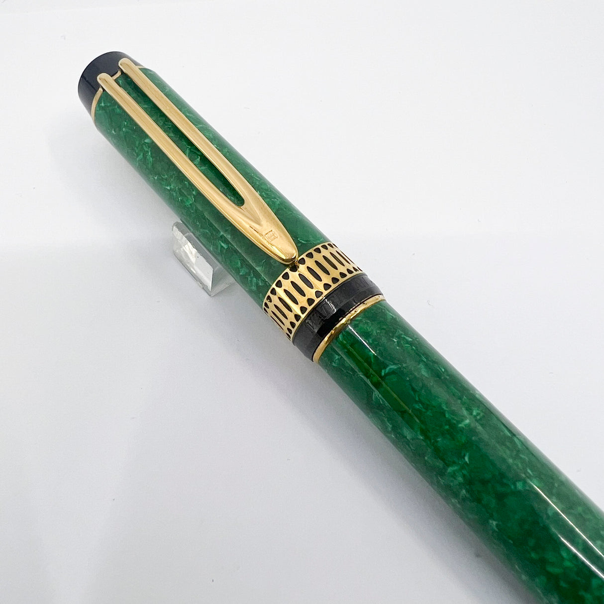 Waterman Patrician Green Marble Lacquer Fountain Pen- Medium 18kt Gold Nib