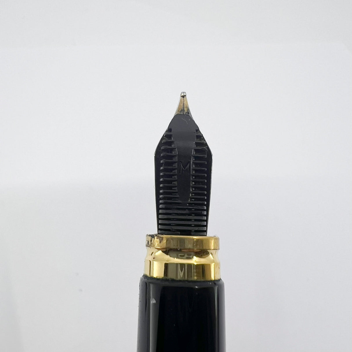 Waterman Patrician Green Marble Lacquer Fountain Pen- Medium 18kt Gold Nib