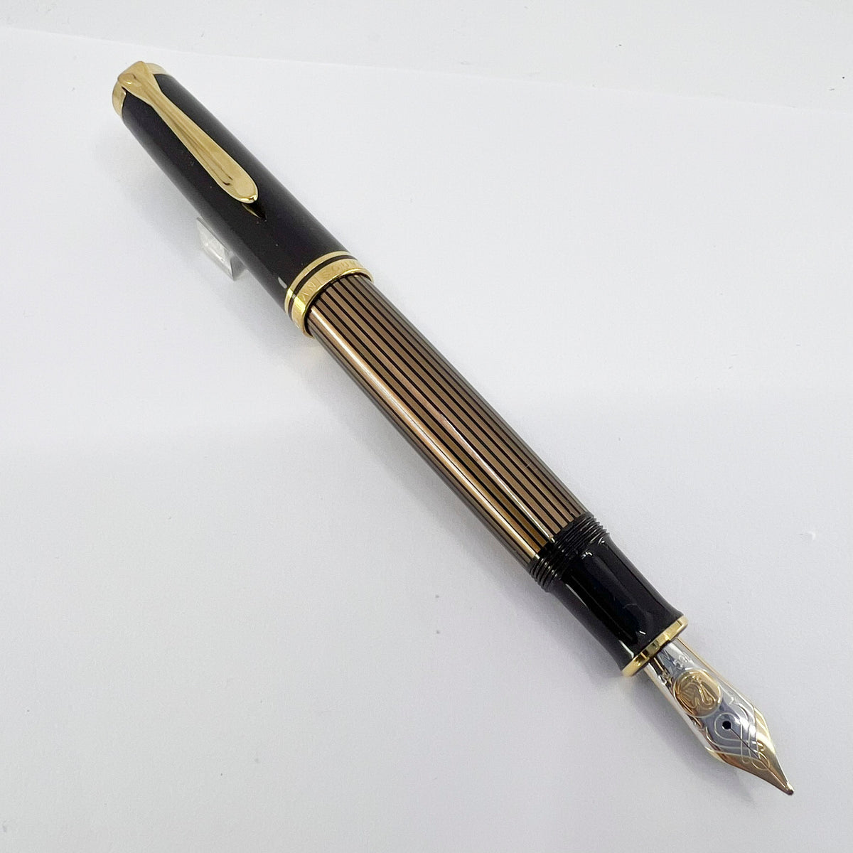 Pelikan M800 Brown Striped Barrel/Solid Brown Cap Fountain Pen - Medium 18kt Gold Nib