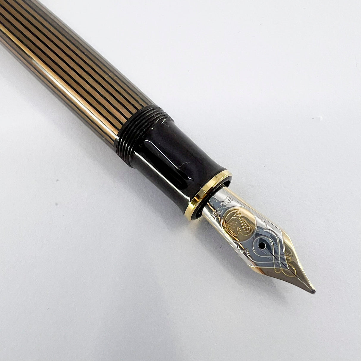 Pelikan M800 Brown Striped Barrel/Solid Brown Cap Fountain Pen - Medium 18kt Gold Nib