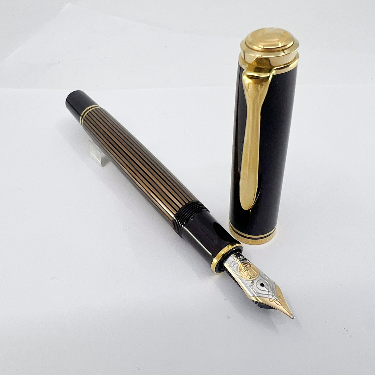 Pelikan M800 Brown Striped Barrel/Solid Brown Cap Fountain Pen - Medium 18kt Gold Nib