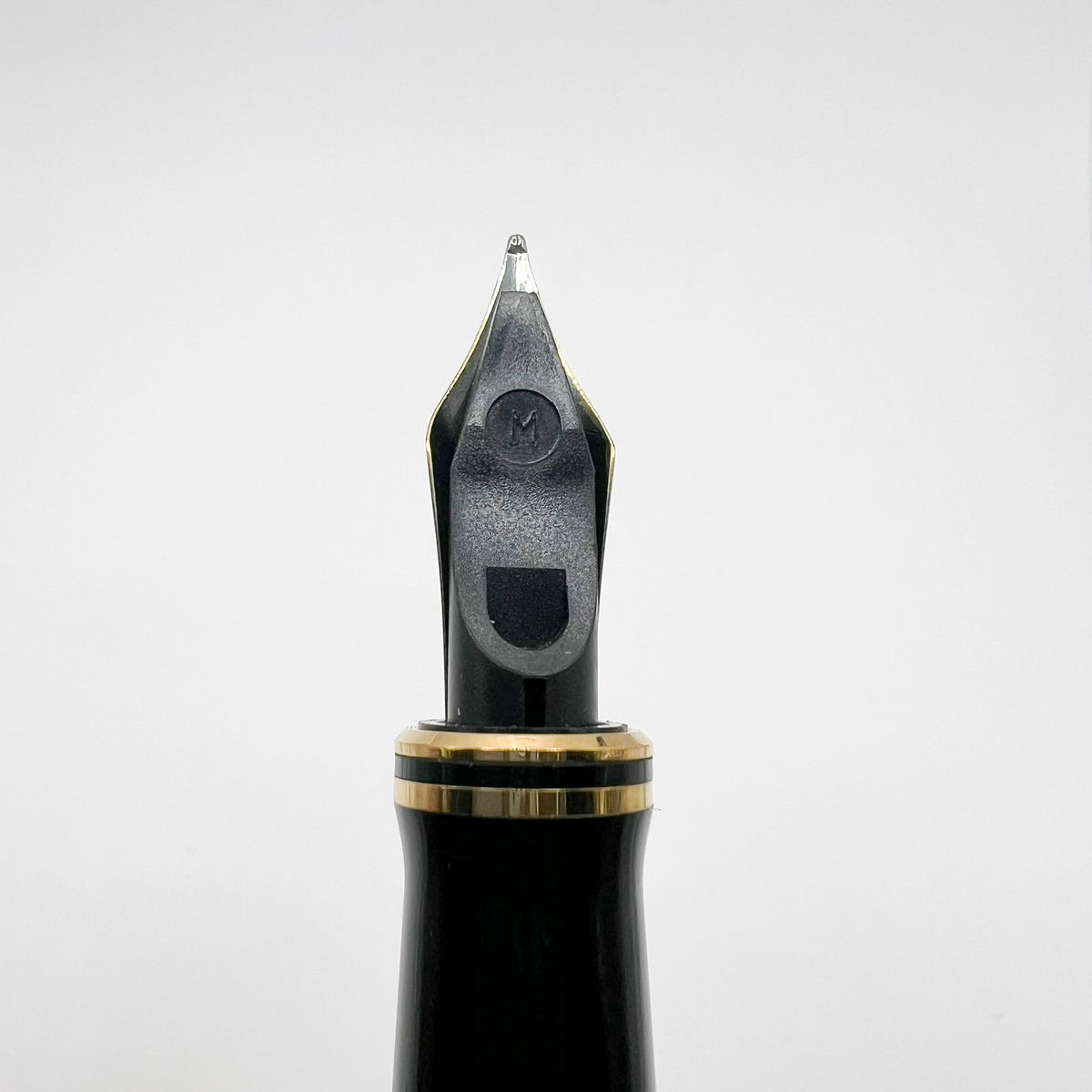 Parker Duofold Centennial (Largest Size) Sterling Silver Fountain Pen - Medium 18kt Gold Nib