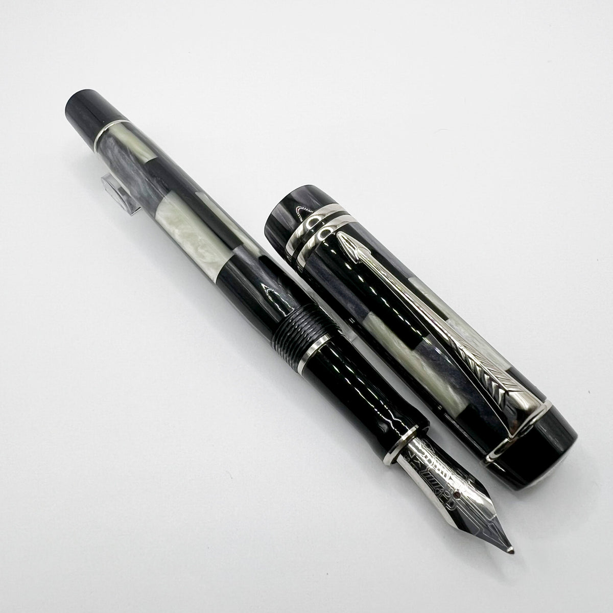 Parker Duofold Black Mosaic International Fountain Pen - Medium 18kt Gold Nib