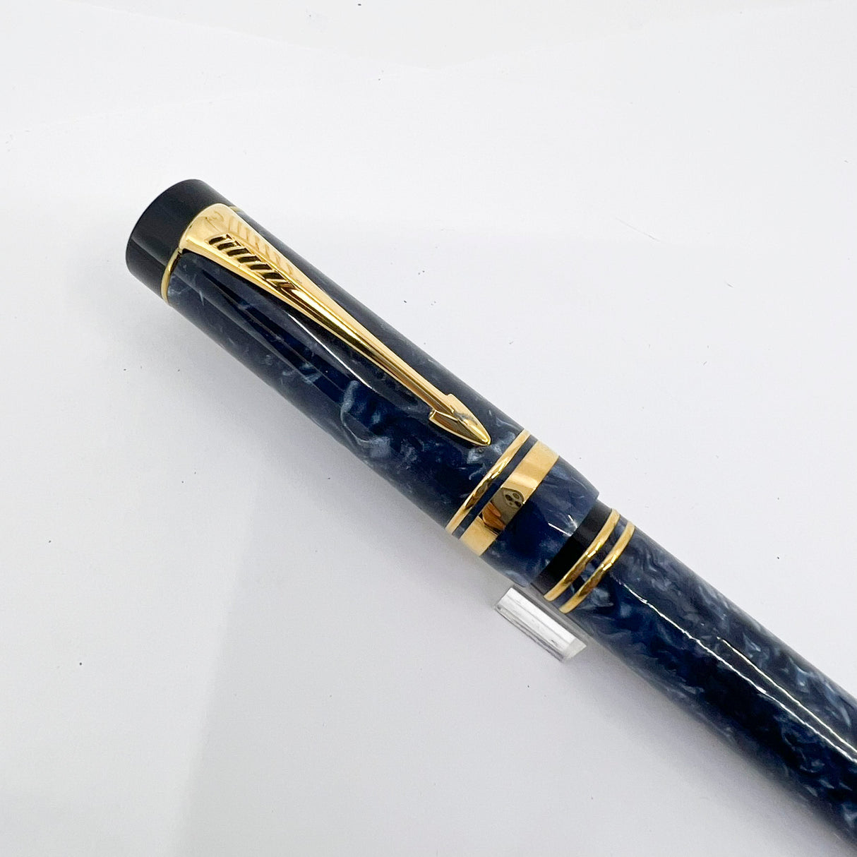 Parker Duofold Centennial (Largest) Marbled Blue Fountain Pen - Broad Oblique #91 18kt Gold Nib (Circa 1990)