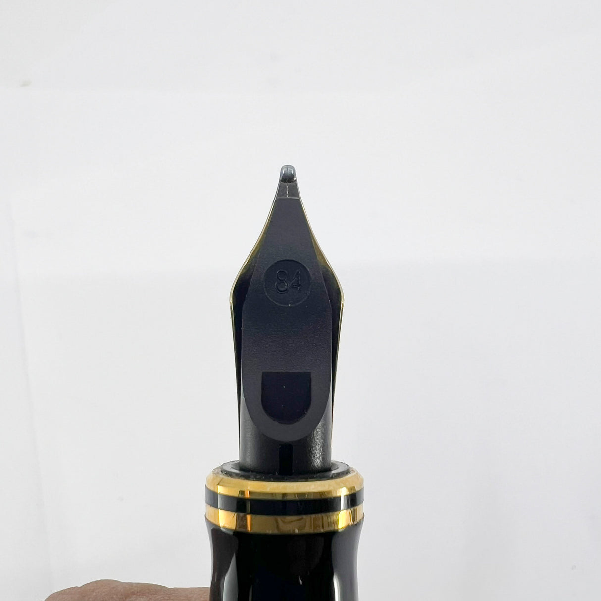 Parker Centennial (Largest Size) Marbled Maroon Duofold Fountain Pen (Circa 1991) - Medium 18kt Gold Nib