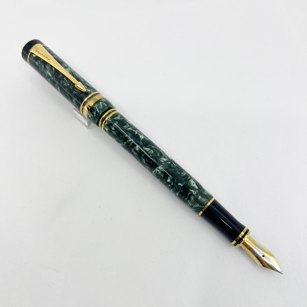Parker International Green Marble Duofold Fountain Pen (Circa 1989) - Medium 18kt Gold Nib
