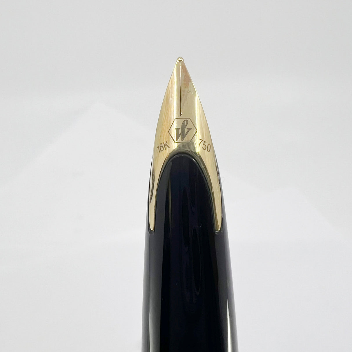 Waterman Carene Deluxe Gold-Plated Cap/Green Lacquer Barrel Fountain Pen - Fine 18kt Gold Nib