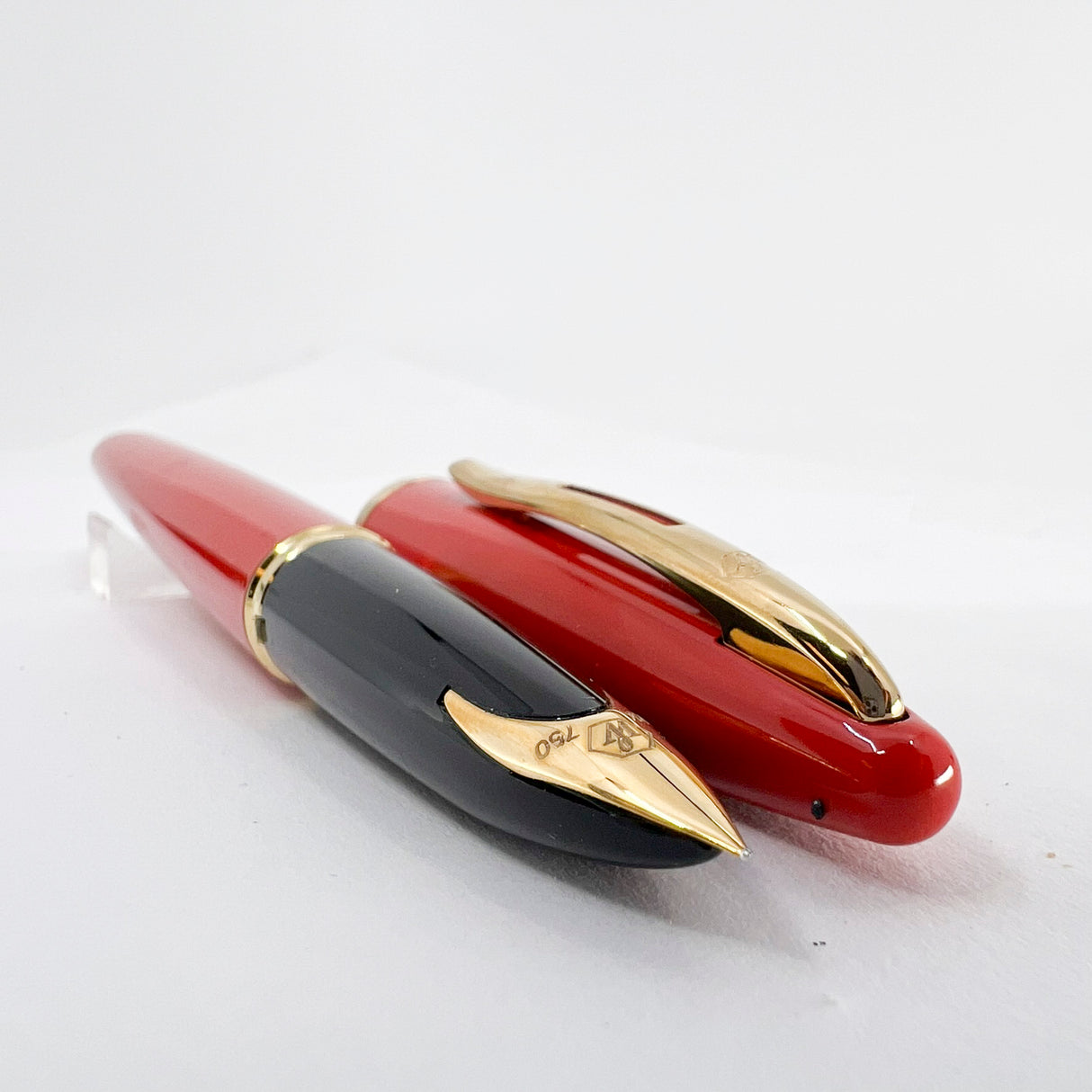 Waterman Carene Orange Coral Lacquer Fountain Pen - Extra Fine 18kt Gold Nib