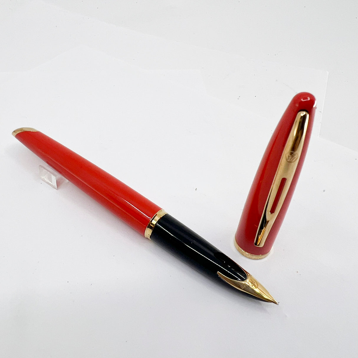 Waterman Carene Orange Coral Lacquer Fountain Pen - Extra Fine 18kt Gold Nib