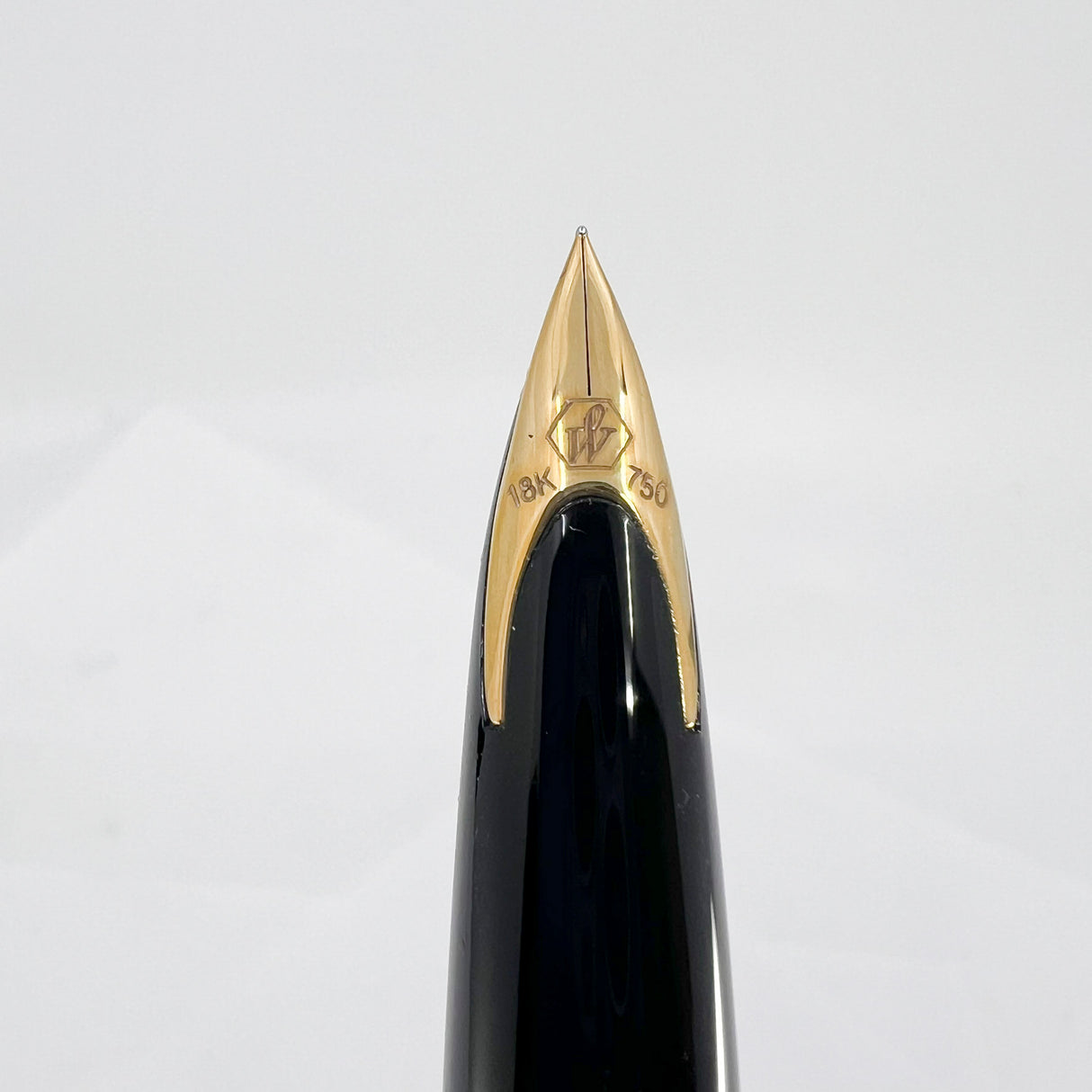 Waterman Carene Orange Coral Lacquer Fountain Pen - Extra Fine 18kt Gold Nib