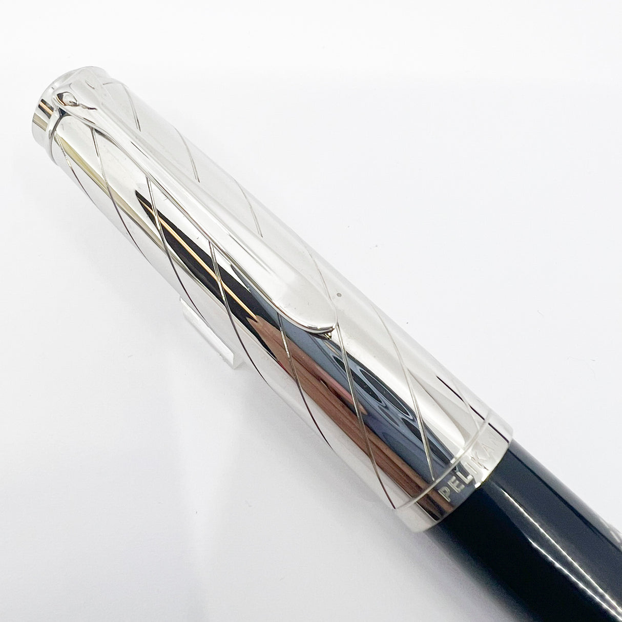 Pelikan Souveran M1005 Silver Screen Limited Edition Fountain Pen - Medium 18kt Gold Nib