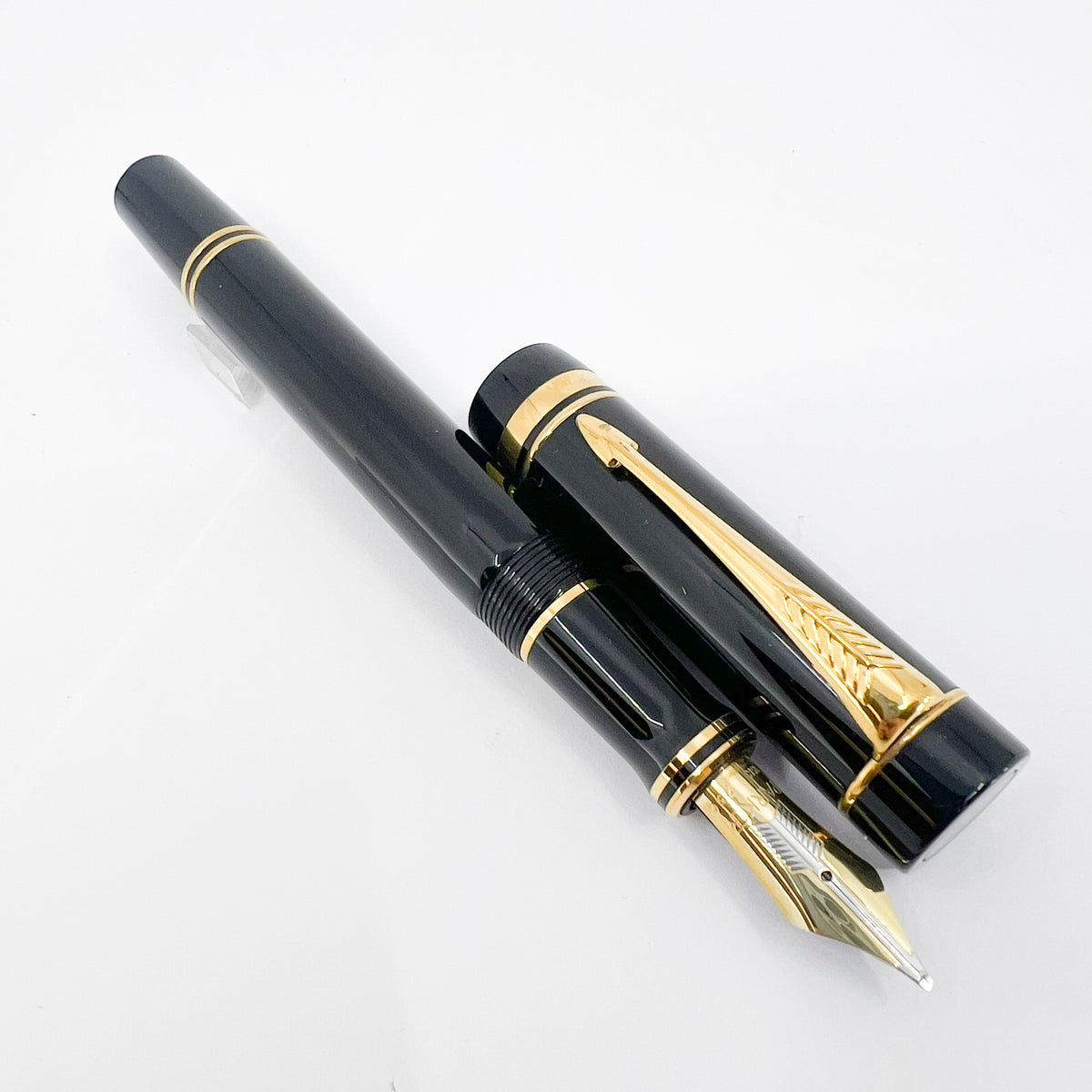 Parker Centennial (Largest Size) Black Duofold Fountain Pen (Circa 1991) - Broad Oblique (#89) 18kt Gold Nib