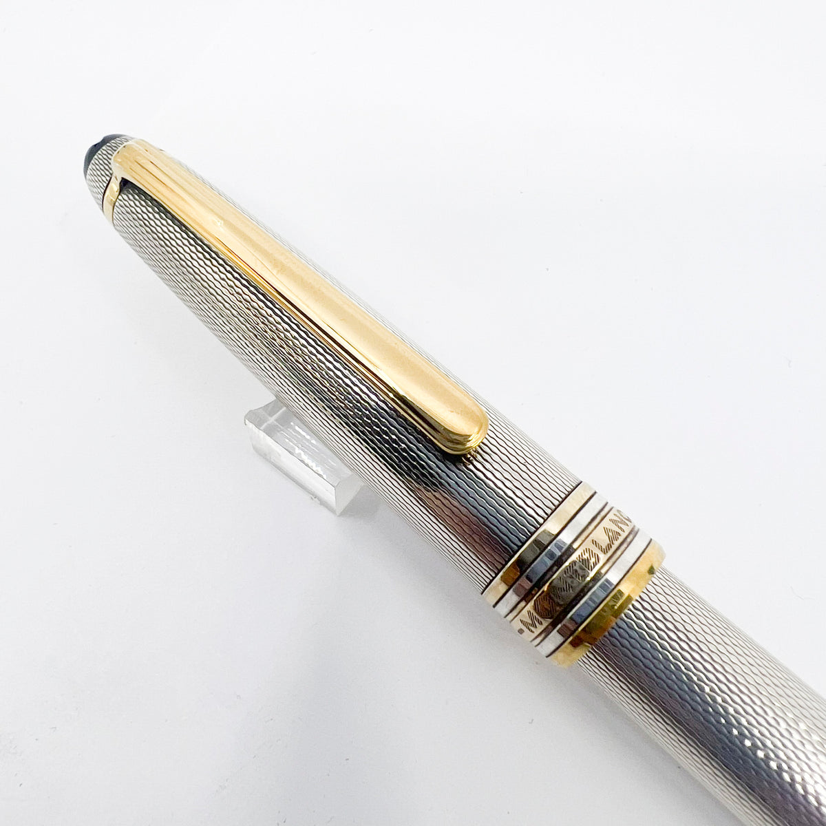 Montblanc Meisterstück Solitaire Barleycorn Sterling Silver #144 Fountain Pen - Fine 14kt Gold Nib