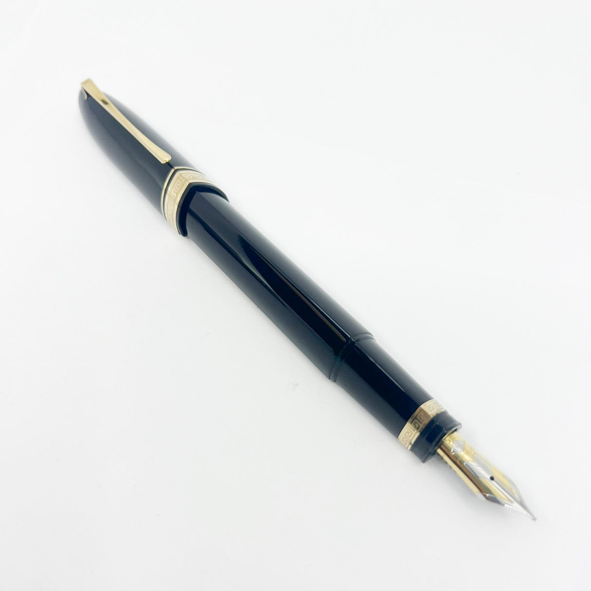 OMAS Oversized Blue/Black #360 Triangulated Fountain Pen - Fine 18kt Gold Nib