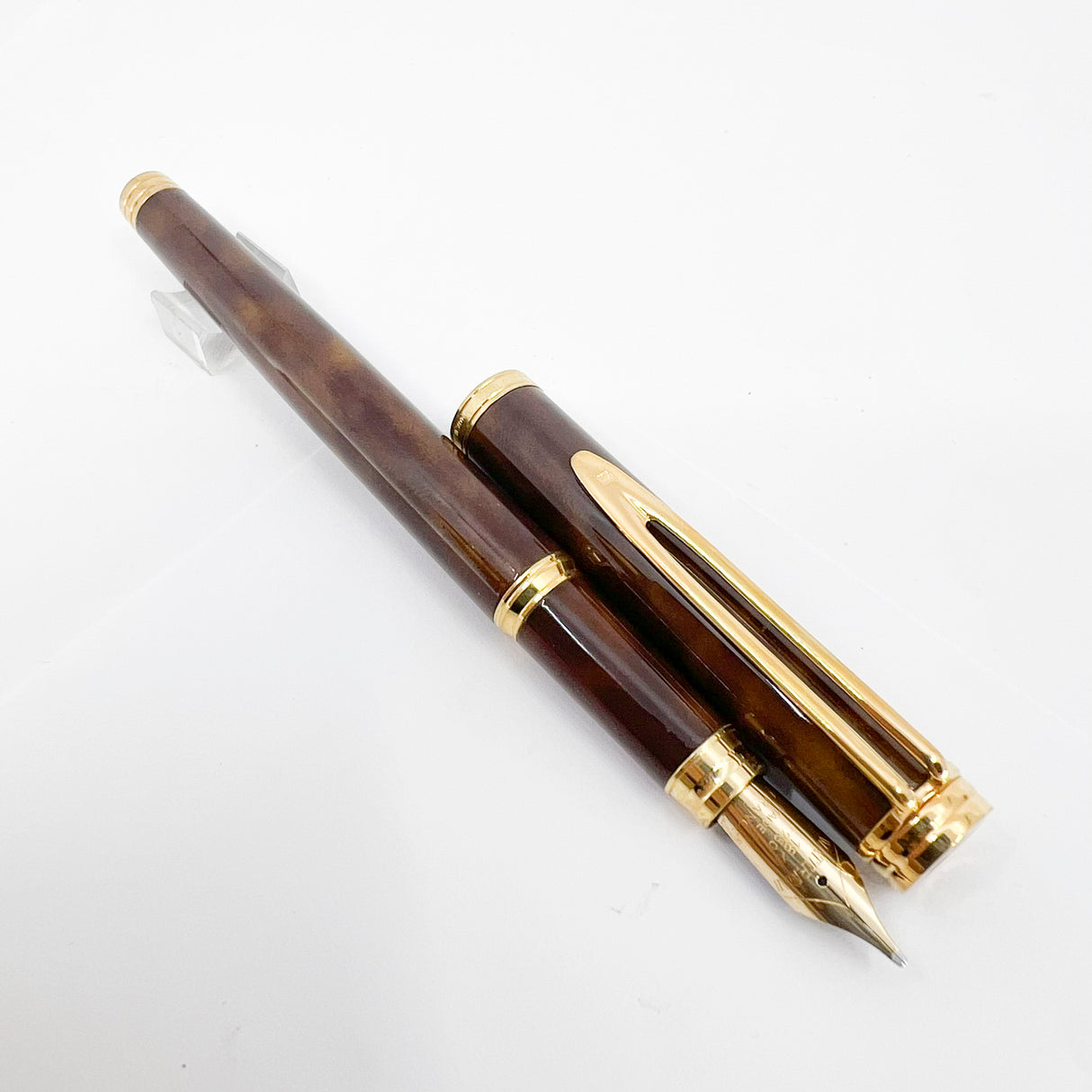 Waterman Gentleman Marbled Brown/Beige Lacquer Fountain Pen - Broad 18kt Gold Nib