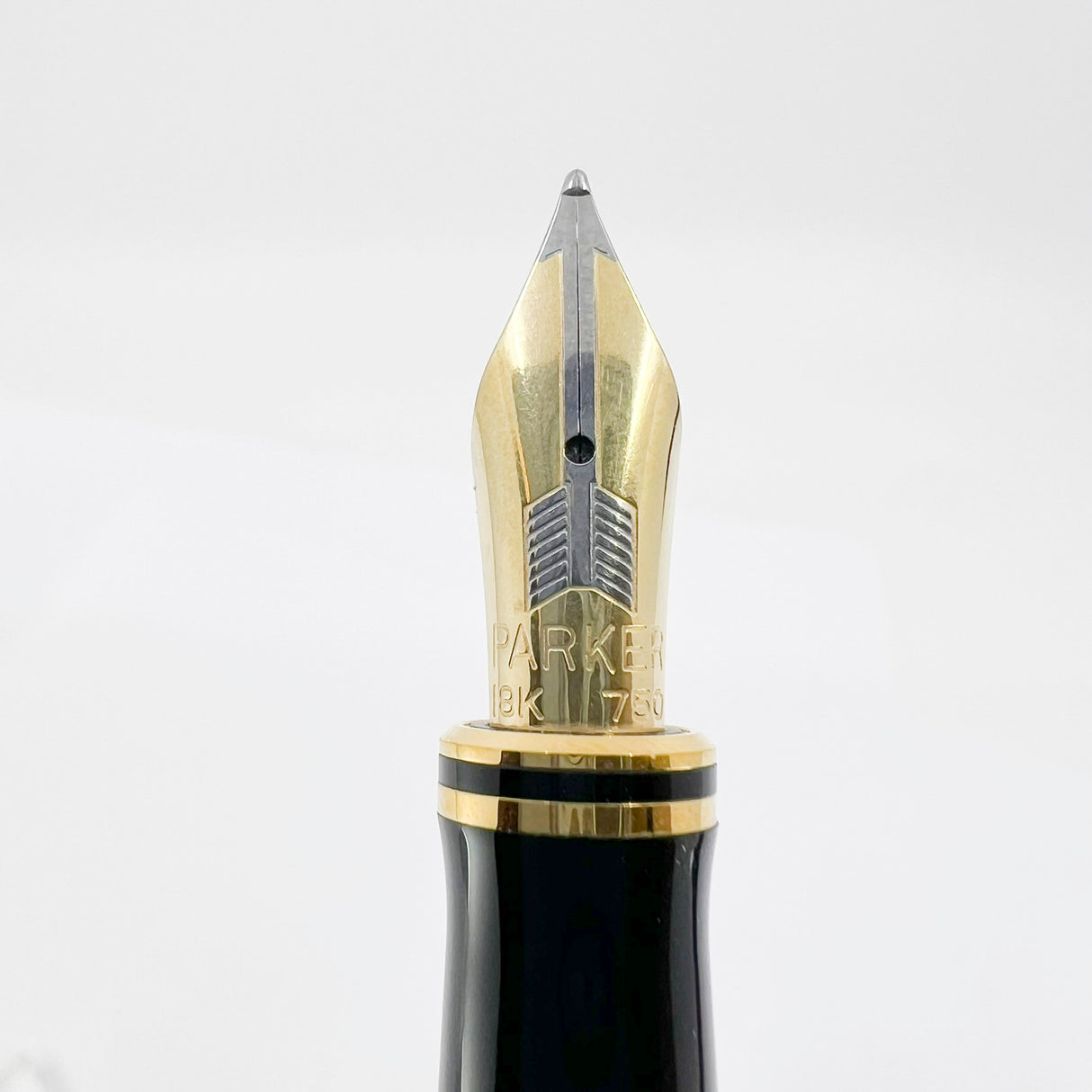Parker International Duofold Orange Fountain Pen - Medium 18kt Gold Nib