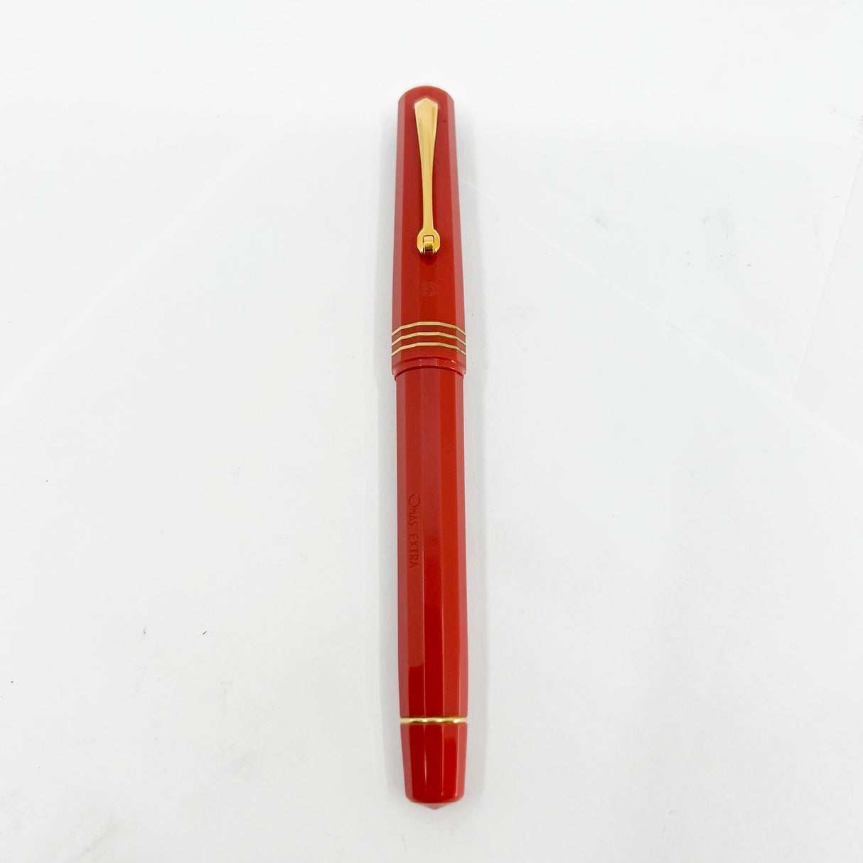 OMAS for Armando Simoni Club/1990's - Milord Paragon Coral Fountain Pen - Oblique Broad 18kt Gold Nib
