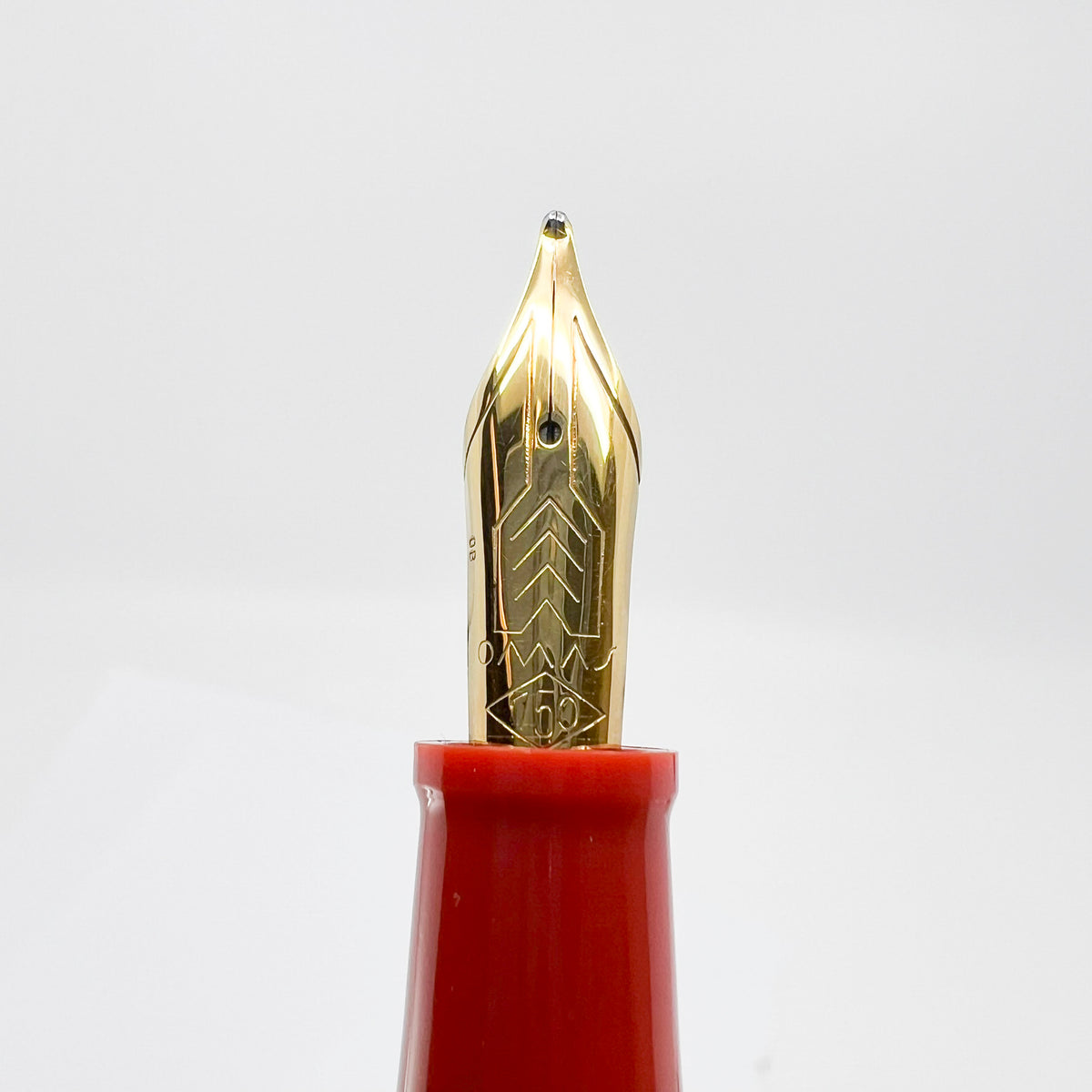 OMAS for Armando Simoni Club/1990's - Milord Paragon Coral Fountain Pen - Oblique Broad 18kt Gold Nib