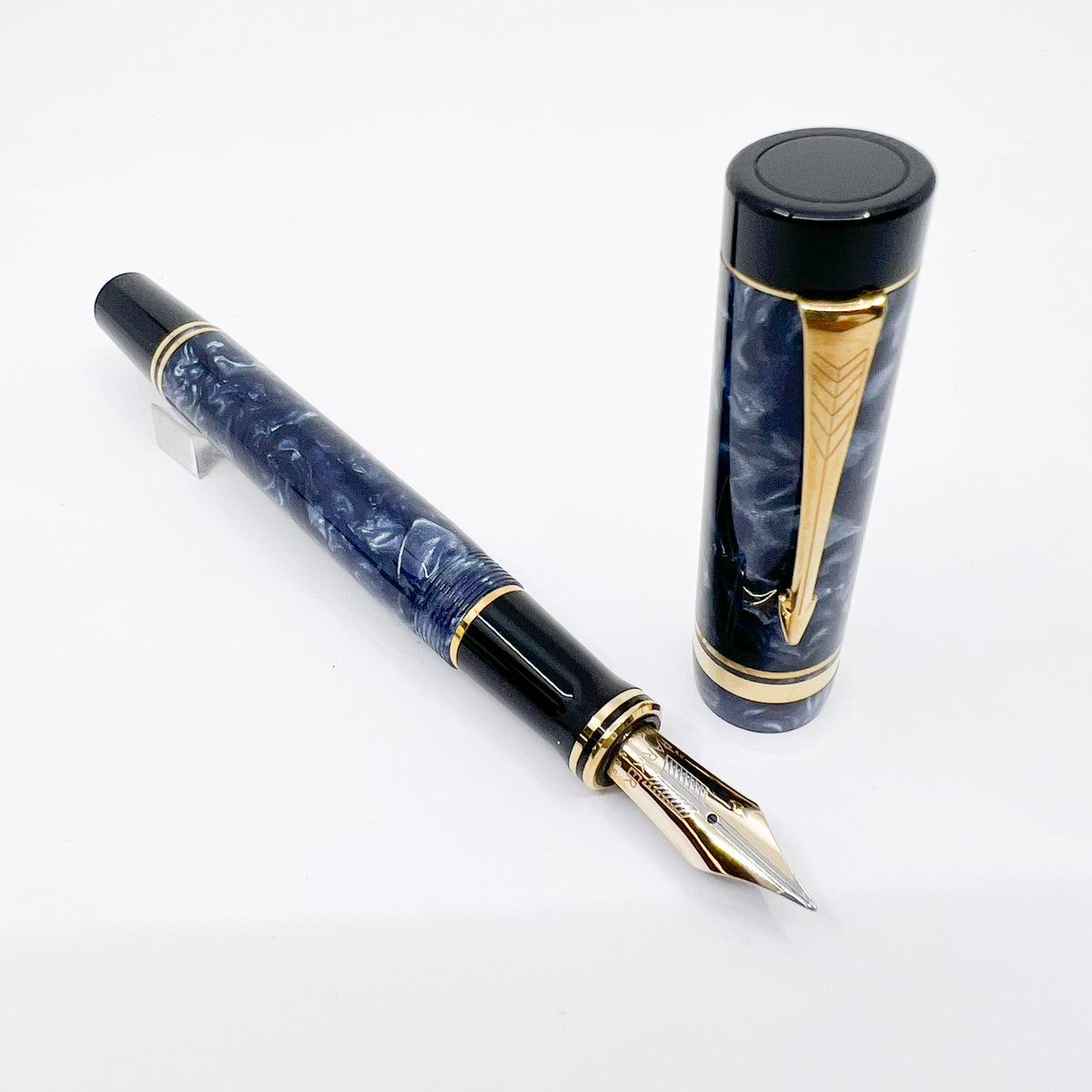 Parker Centennial (Largest Size) Duofold Blue Marble Fountain Pen - Early #31 Fine 14kt Gold Nib - Circa 1988