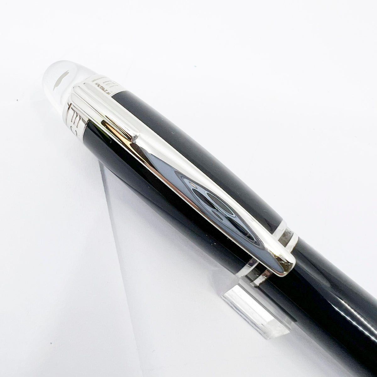 Montblanc Starwalker Black Resin Fountain Pen - Medium 14kt Gold Nib