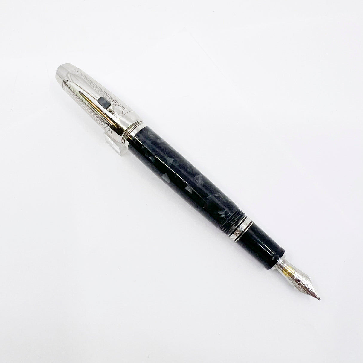 Montblanc Meisterstück Boheme Retractable Nib Soulmakers 100 Years LE 1906 Fountain Pen - Medium 18kt Gold Nib