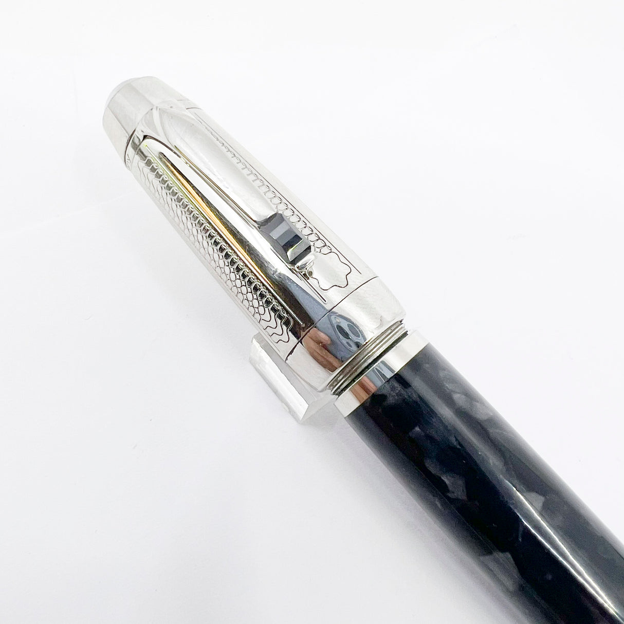 Montblanc Meisterstück Boheme Retractable Nib Soulmakers 100 Years LE 1906 Fountain Pen - Medium 18kt Gold Nib
