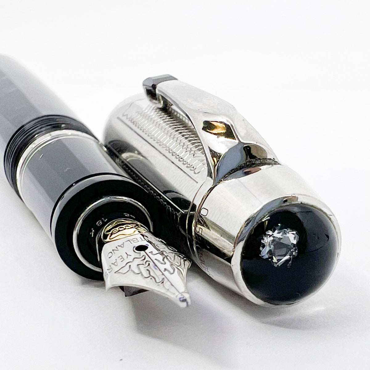 Montblanc Meisterstück Boheme Retractable Nib Soulmakers 100 Years LE 1906 Fountain Pen - Medium 18kt Gold Nib