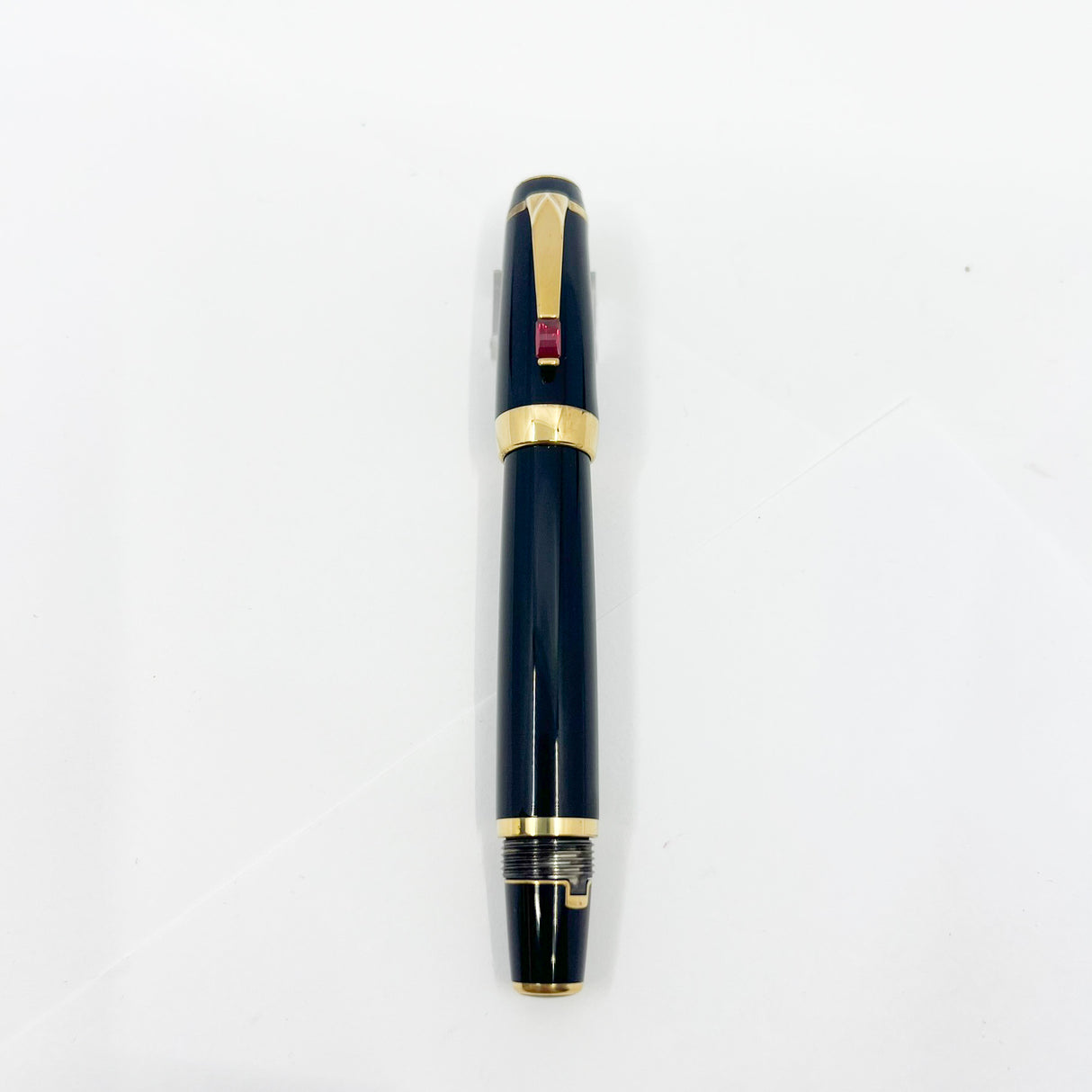 Montblanc Boheme Retractable Black Resin Fountain Pen - Red Stone in Clip - Medium 14kt Gold Nib