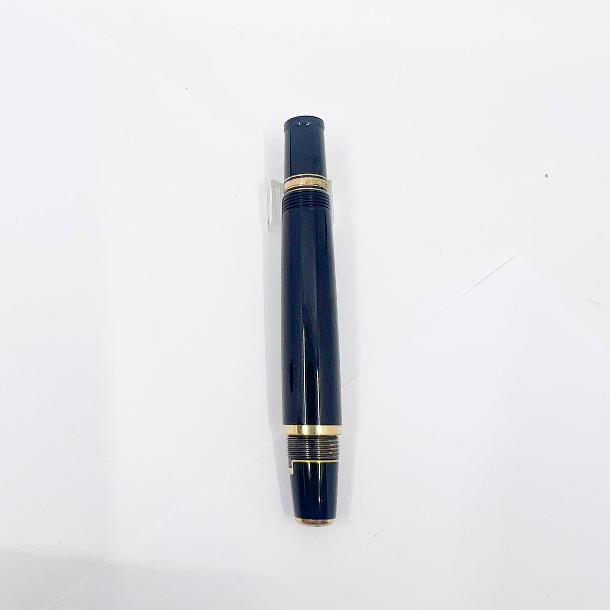 Montblanc Boheme Retractable Black Resin Fountain Pen - Red Stone in Clip - Medium 14kt Gold Nib
