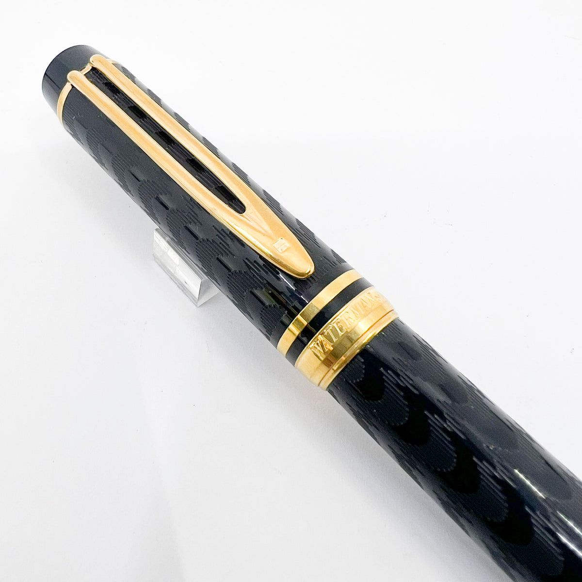 Waterman Man 100 Opera Black Chased Fountain Pen - Fine 18kt Gold Nib