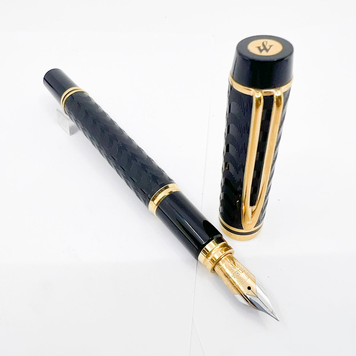 Waterman Man 100 Opera Black Chased Fountain Pen - Fine 18kt Gold Nib