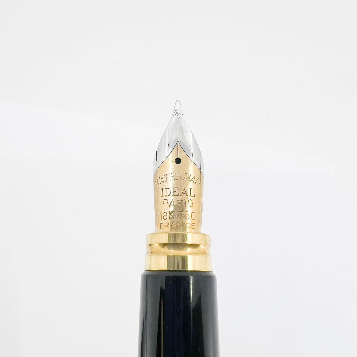 Waterman Man 100 Opera Black Chased Fountain Pen - Fine 18kt Gold Nib