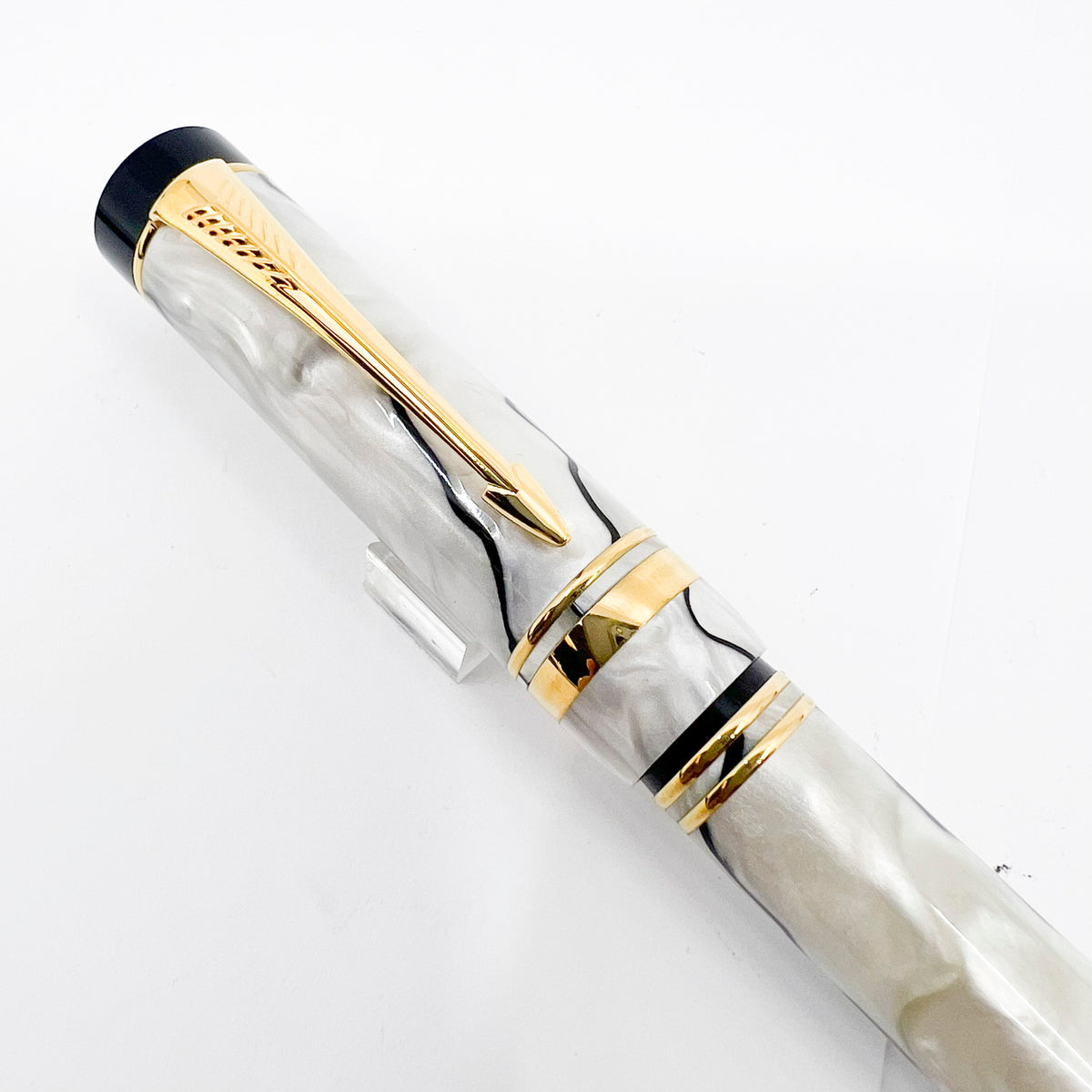 Parker Duofold International Lustrous Pearl & Black Fountain Pen - Medium 18kt Gold Nib