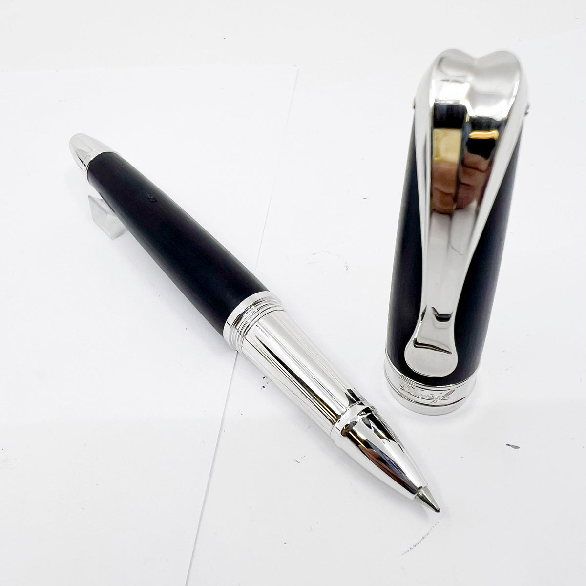 Davidoff "the very Zino" Grenadilla Wood Rollerball - Rhodium Plated Trim