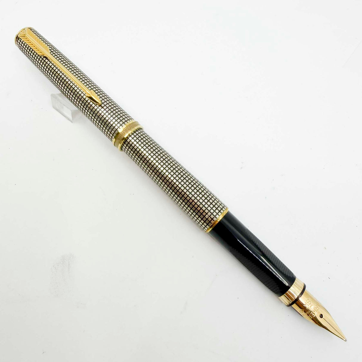 Parker Premier Sterling Silver Cisele Cross Hatch Fountain Pen - Circa 1980's - Medium 18kt Gold Nib