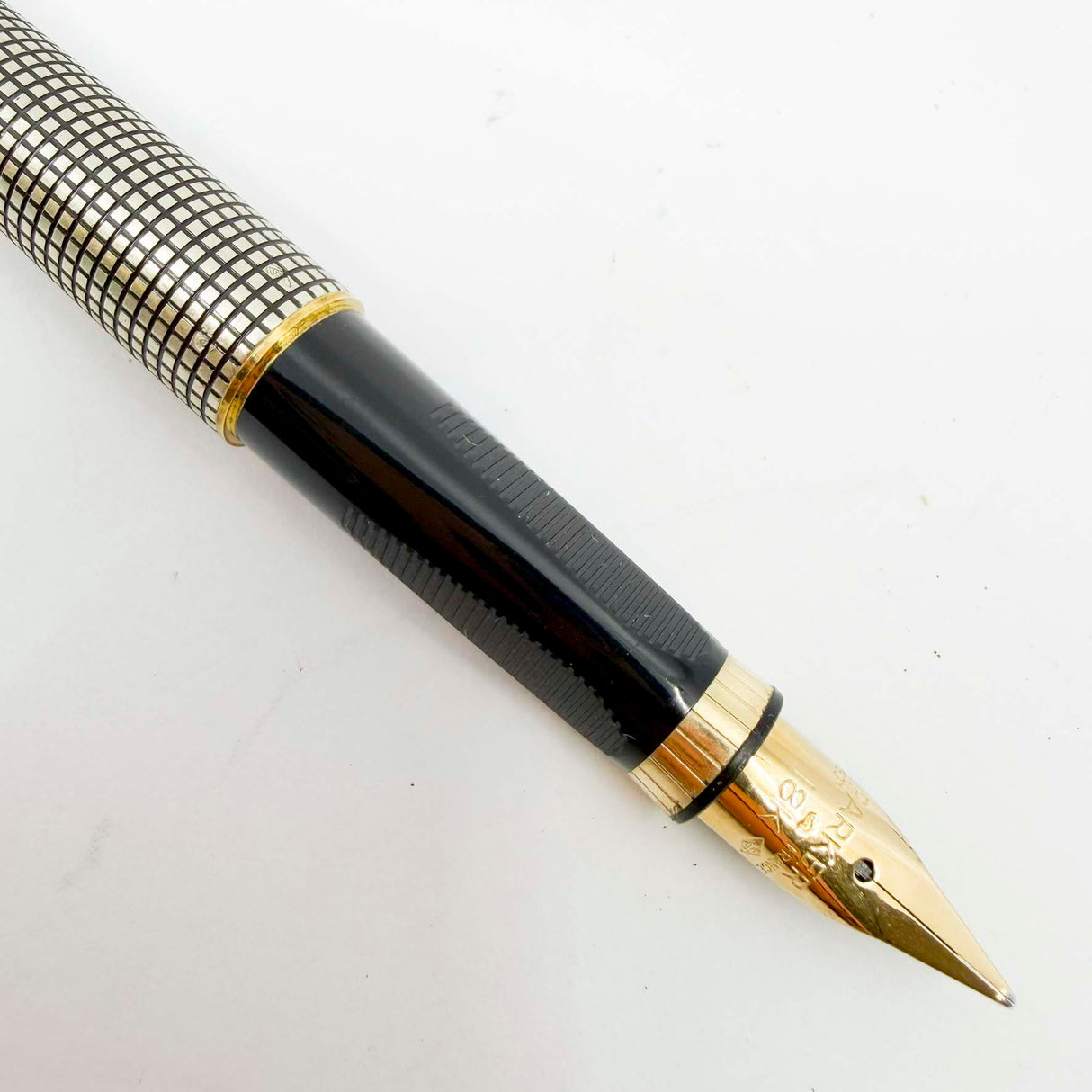 Parker Premier Sterling Silver Cisele Cross Hatch Fountain Pen - Circa 1980's - Medium 18kt Gold Nib