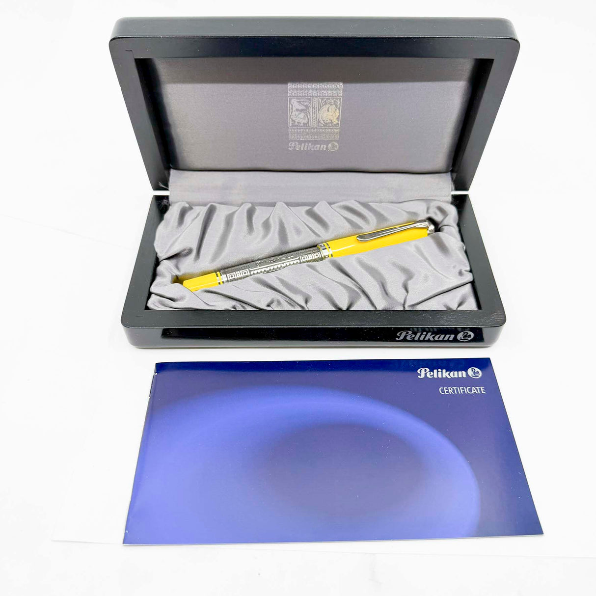 Pelikan M910 Yellow Toledo Sterling Silver Fountain Pen - Fine 18kt Gold Nib