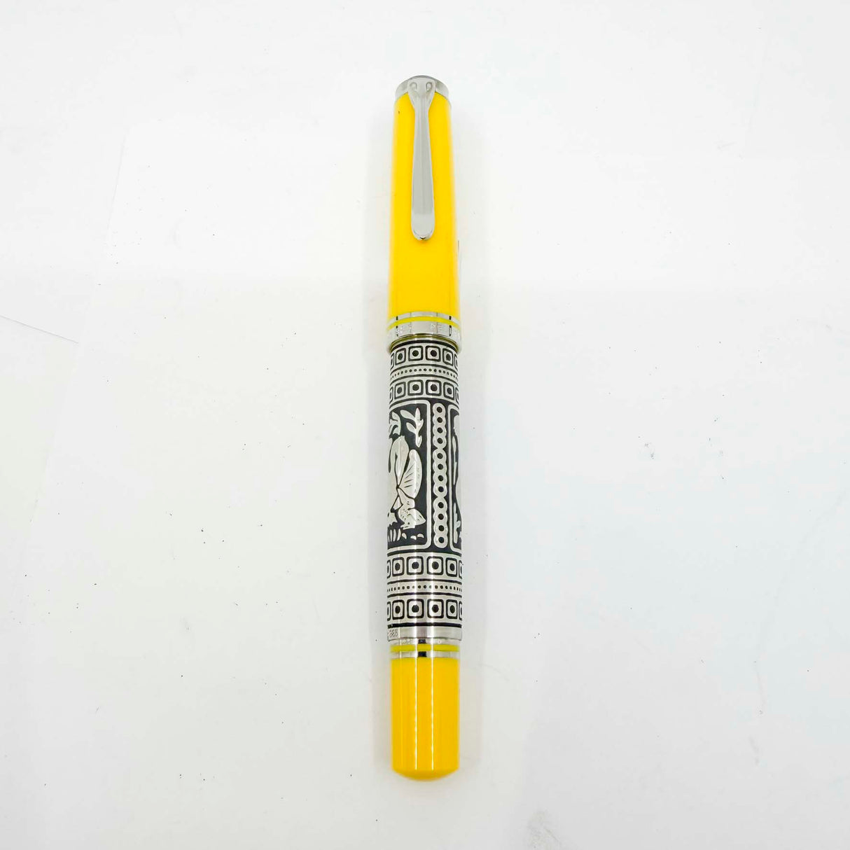 Pelikan M910 Yellow Toledo Sterling Silver Fountain Pen - Fine 18kt Gold Nib