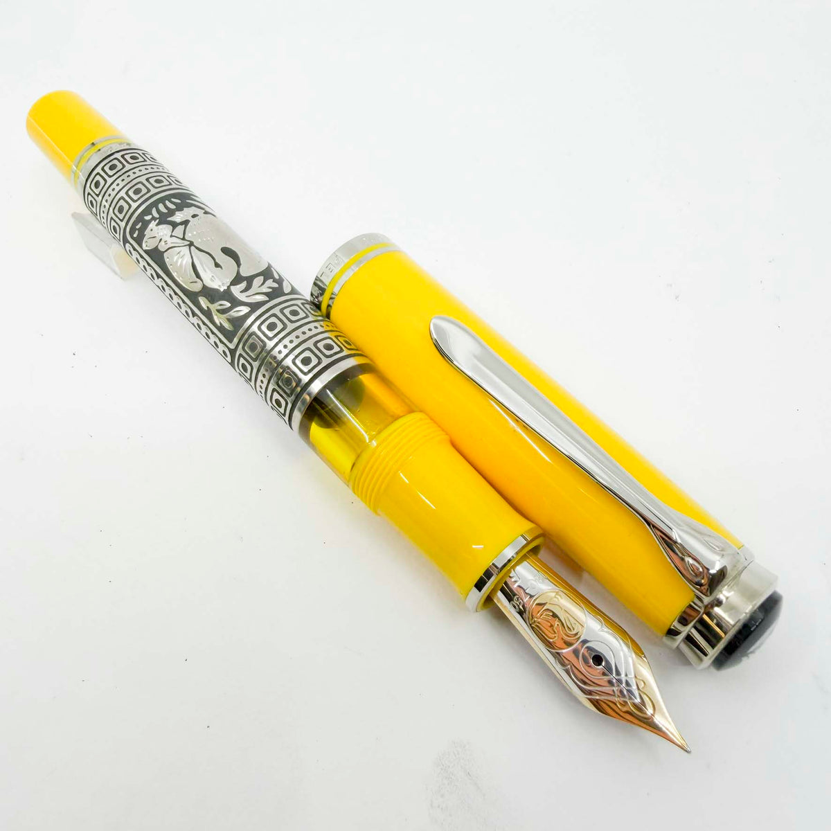 Pelikan M910 Yellow Toledo Sterling Silver Fountain Pen - Fine 18kt Gold Nib