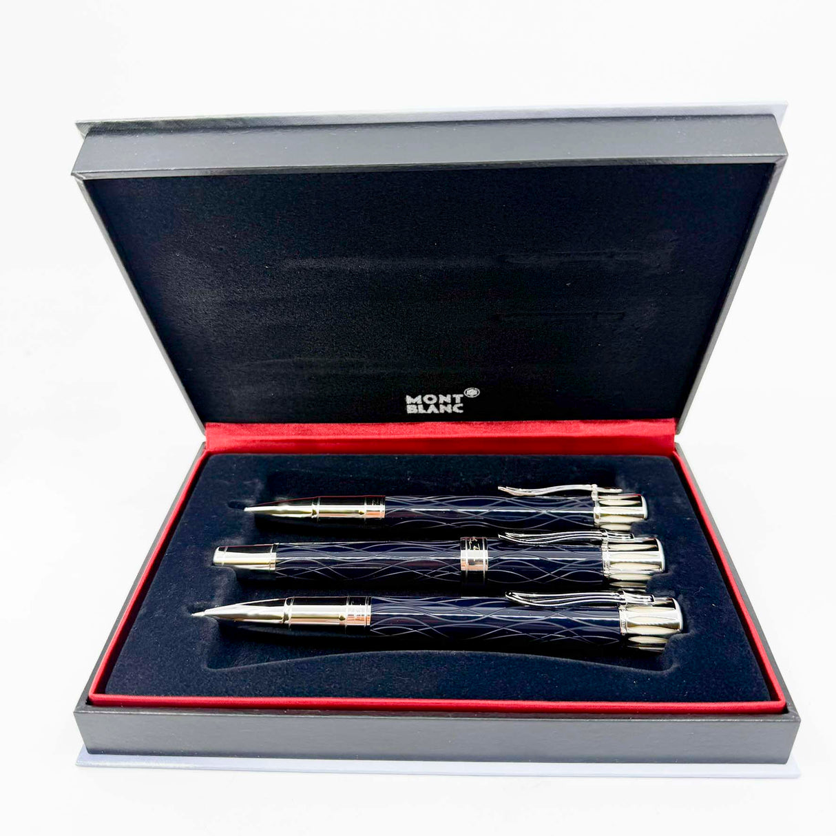 Montblanc Mark Twain Writer Series Limited Edition 3- PIECE SET - Medium 18kt Gold Nib