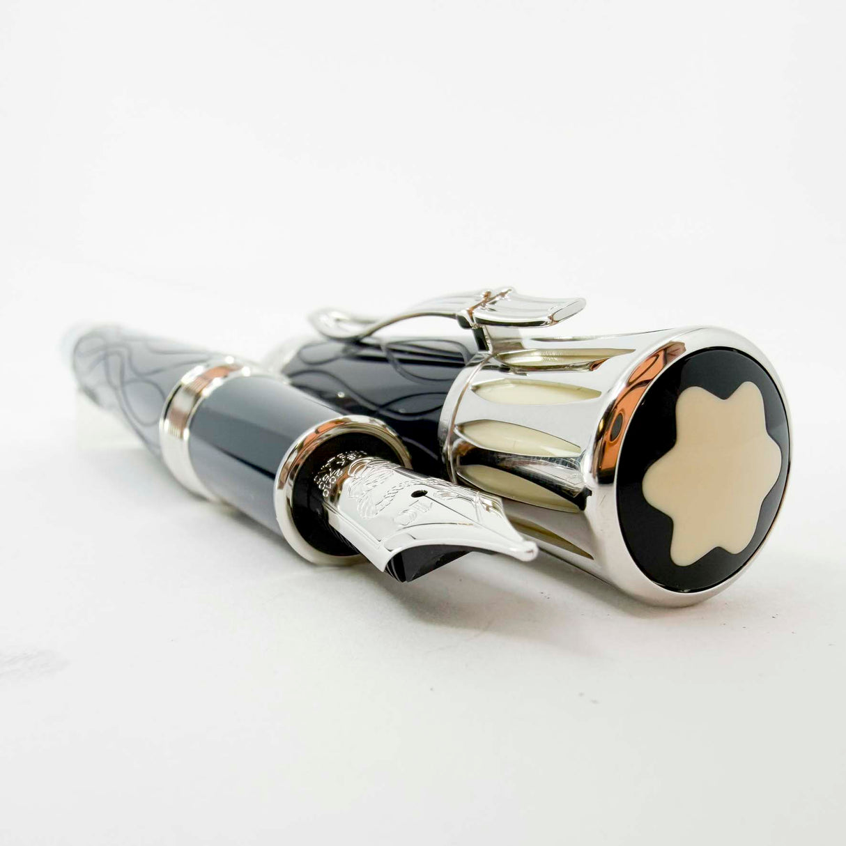 Montblanc Mark Twain Writer Series Limited Edition 3- PIECE SET - Medium 18kt Gold Nib